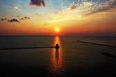 lake-erie-sunset-with-lighthouse-5472x-3648-v0-1eyj6ngx78gc1.jpeg