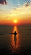 lake-erie-sunset-with-lighthouse-5472x-3648-v0-1eyj6ngx78gc1.jpg